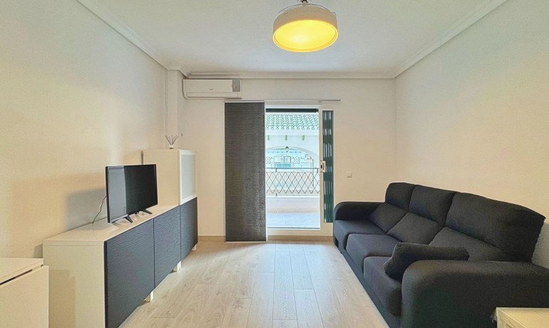 Herverkoop - Appartement / Flat -
La Mata - La Mata - Town