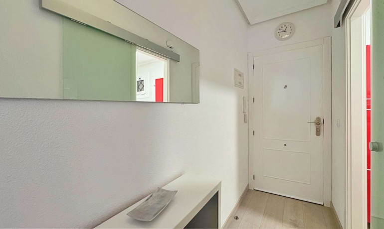 Herverkoop - Appartement / Flat -
La Mata - La Mata - Town