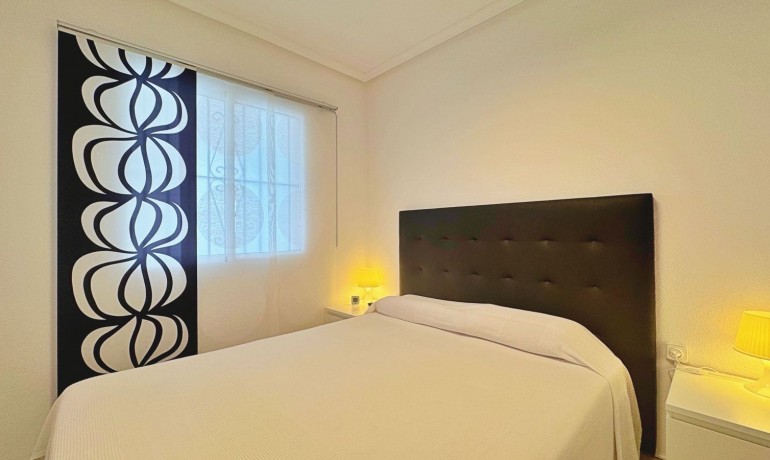 Herverkoop - Appartement / Flat -
La Mata - La Mata - Town