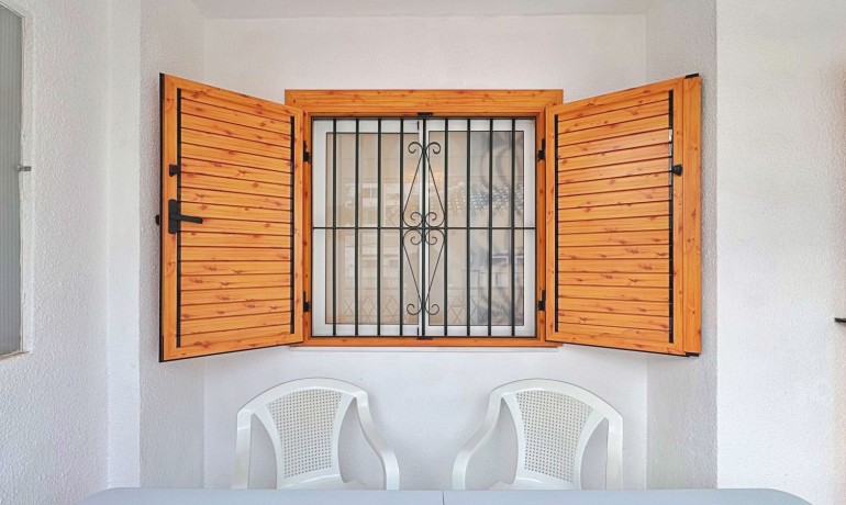 Herverkoop - Appartement / Flat -
La Mata - La Mata - Town