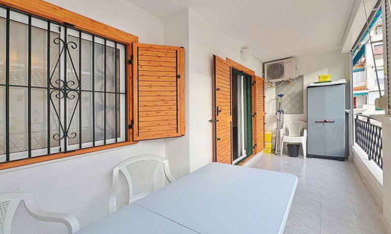 Herverkoop - Appartement / Flat -
La Mata - La Mata - Town