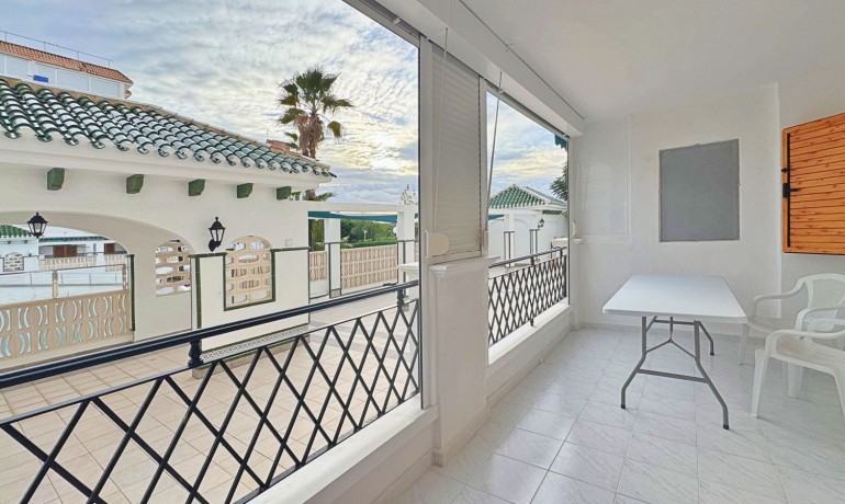 Herverkoop - Appartement / Flat -
La Mata - La Mata - Town