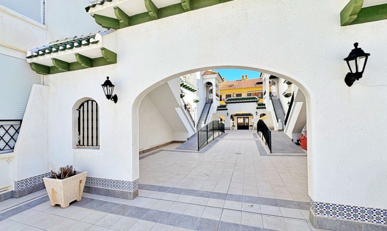 Herverkoop - Appartement / Flat -
La Mata - La Mata - Town