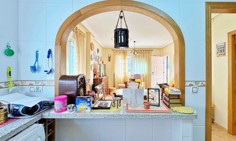 Herverkoop - Huis -
Orihuela Costa - Villamartin