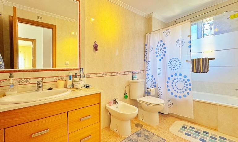 Herverkoop - Huis -
Orihuela Costa - Villamartin