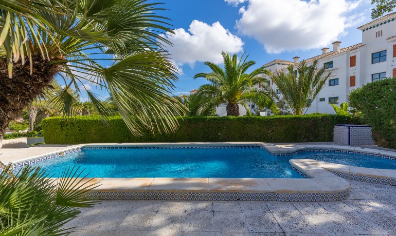 Herverkoop - Villa -
Orihuela Costa - Las Filipinas