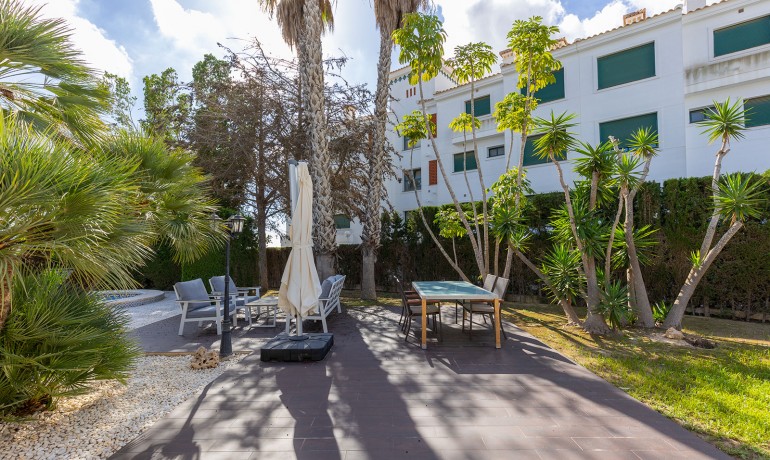 Herverkoop - Villa -
Orihuela Costa - Las Filipinas