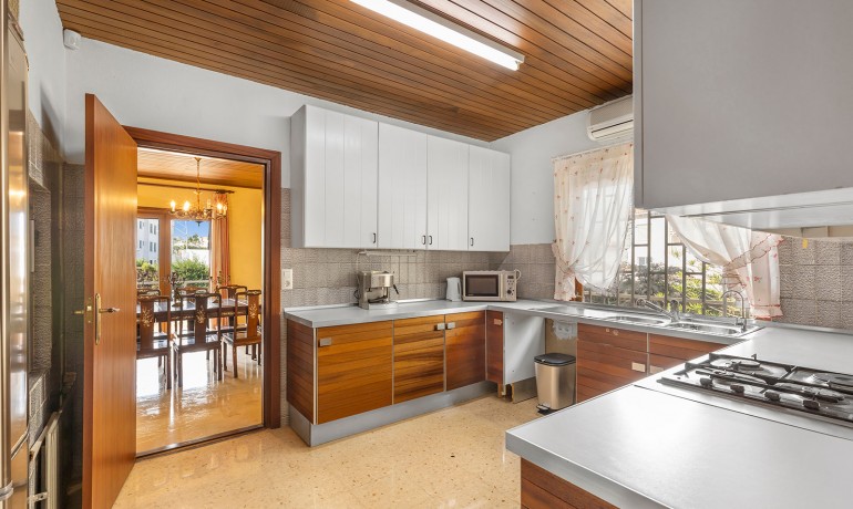 Herverkoop - Villa -
Orihuela Costa - Las Filipinas