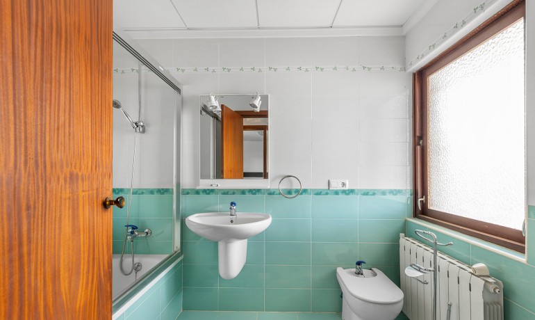 Herverkoop - Villa -
Orihuela Costa - Las Filipinas