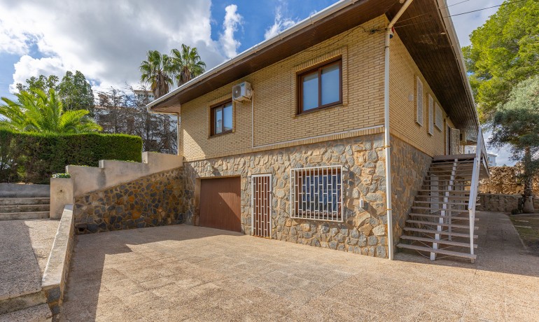 Herverkoop - Villa -
Orihuela Costa - Las Filipinas