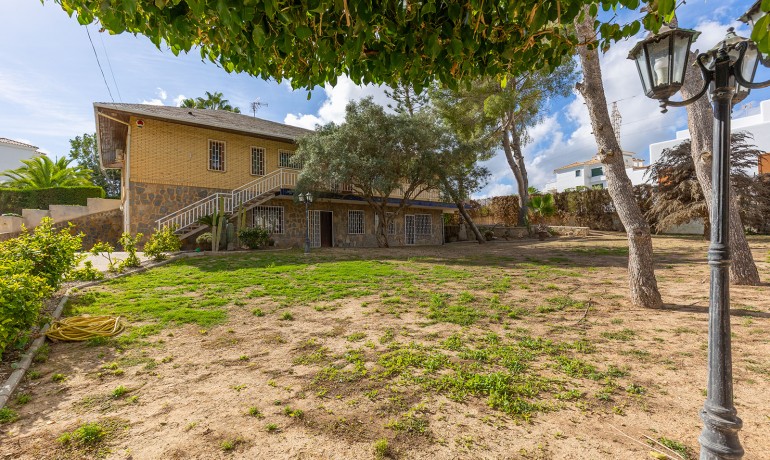 Herverkoop - Villa -
Orihuela Costa - Las Filipinas