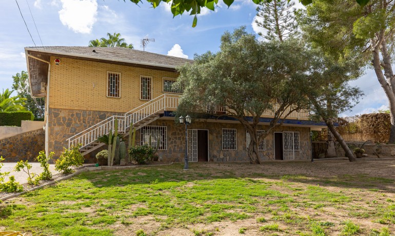 Herverkoop - Villa -
Orihuela Costa - Las Filipinas