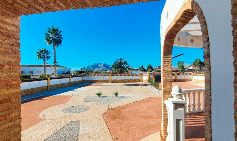 Herverkoop - Finca / Landgoed -
Catral - Catral - Country