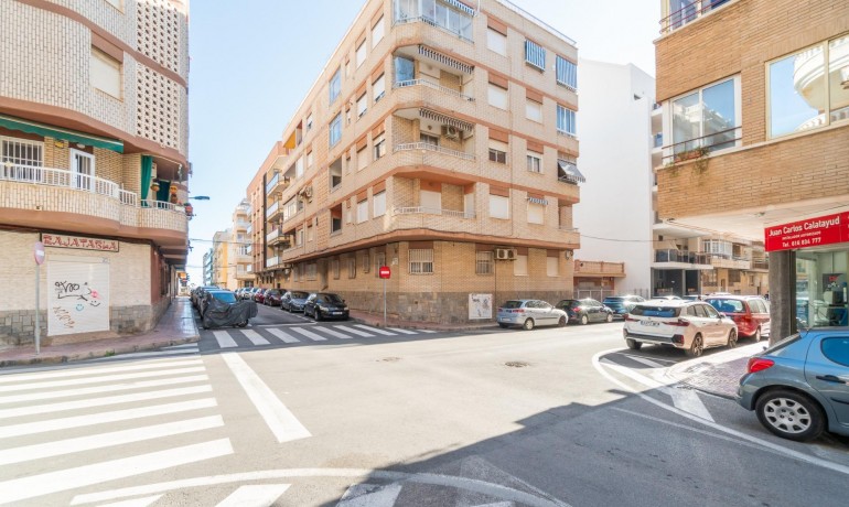 Herverkoop - Appartement / Flat -
Torrevieja* - Playa del cura