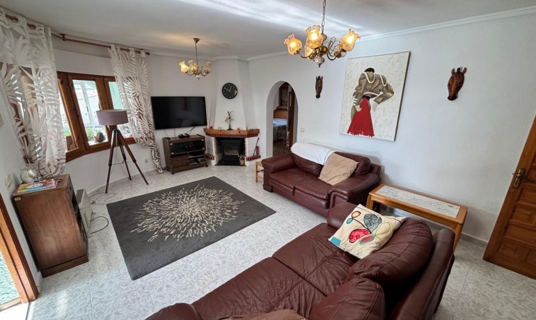 Herverkoop - Villa -
Cuidad Quesada* - CENTRO