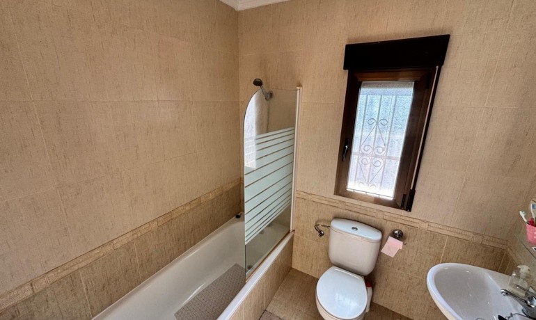 Herverkoop - Villa -
Cuidad Quesada* - CENTRO