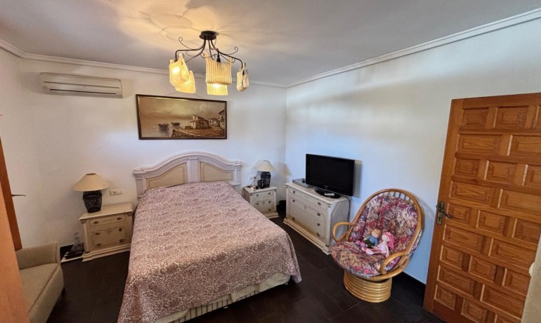 Herverkoop - Villa -
Cuidad Quesada* - CENTRO