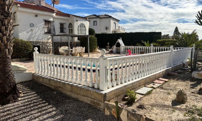 Herverkoop - Villa -
Cuidad Quesada* - CENTRO