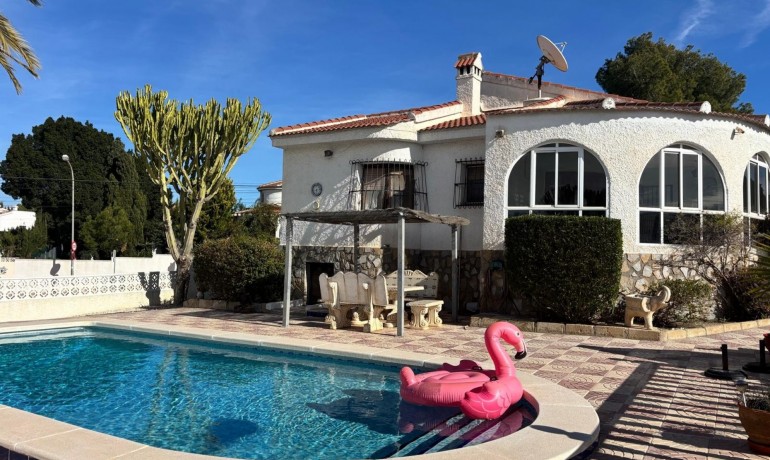 Herverkoop - Villa -
Cuidad Quesada* - CENTRO