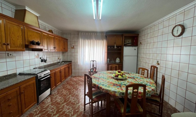 Herverkoop - Huis -
Algorfa* - Algorfa