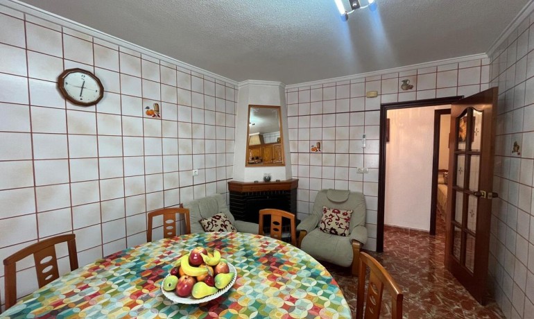 Herverkoop - Huis -
Algorfa* - Algorfa