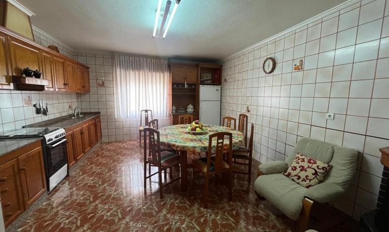 Herverkoop - Huis -
Algorfa* - Algorfa