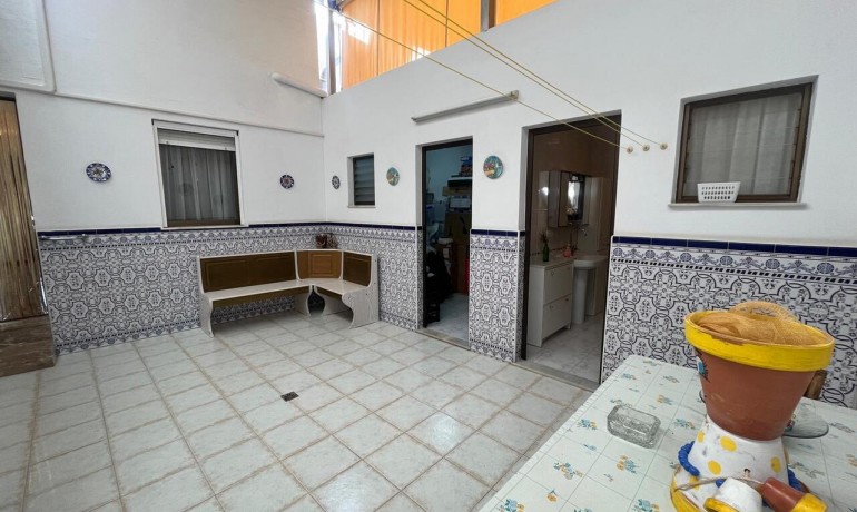 Herverkoop - Huis -
Algorfa* - Algorfa