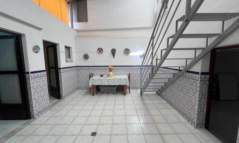 Herverkoop - Huis -
Algorfa* - Algorfa