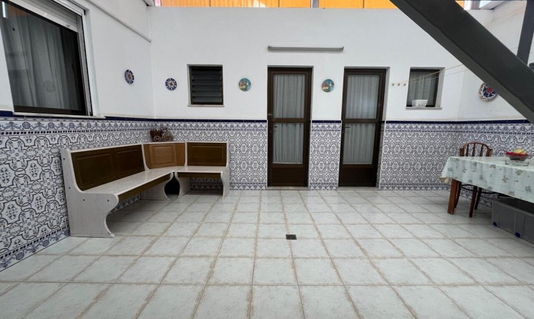 Herverkoop - Huis -
Algorfa* - Algorfa