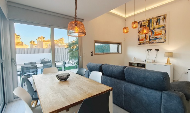 Herverkoop - Villa -
Guardamar del Segura* - El Raso