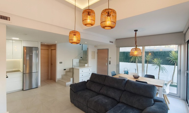 Herverkoop - Villa -
Guardamar del Segura* - El Raso