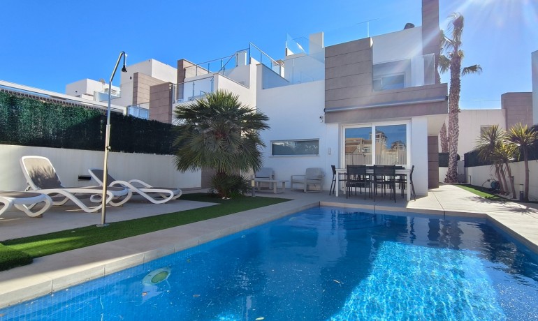 Herverkoop - Villa -
Guardamar del Segura* - El Raso