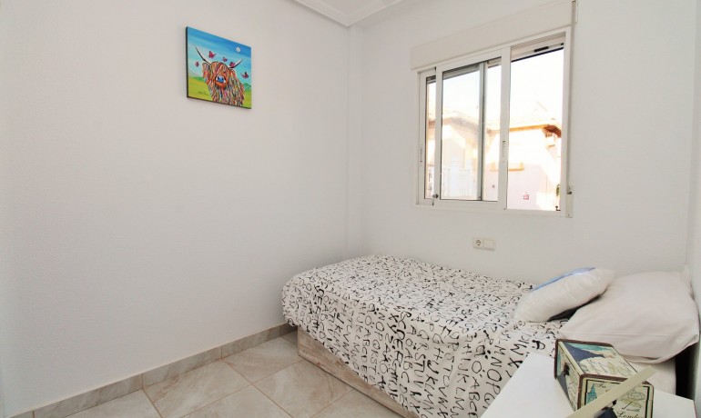 Herverkoop - Villa -
Playa Flamenca