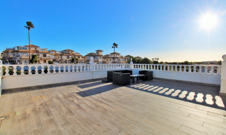 Herverkoop - Villa -
Playa Flamenca