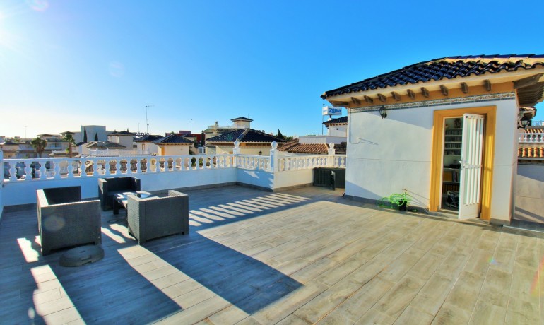Herverkoop - Villa -
Playa Flamenca