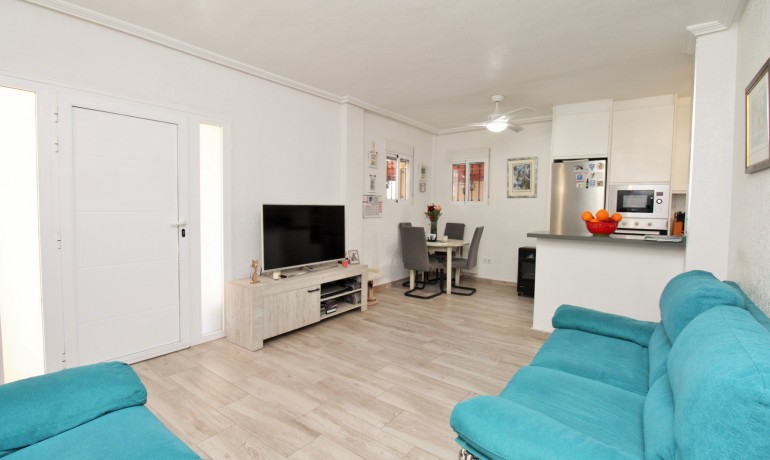 Herverkoop - Villa -
Playa Flamenca