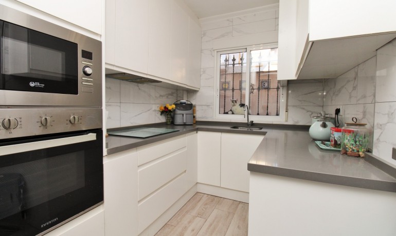 Herverkoop - Villa -
Playa Flamenca