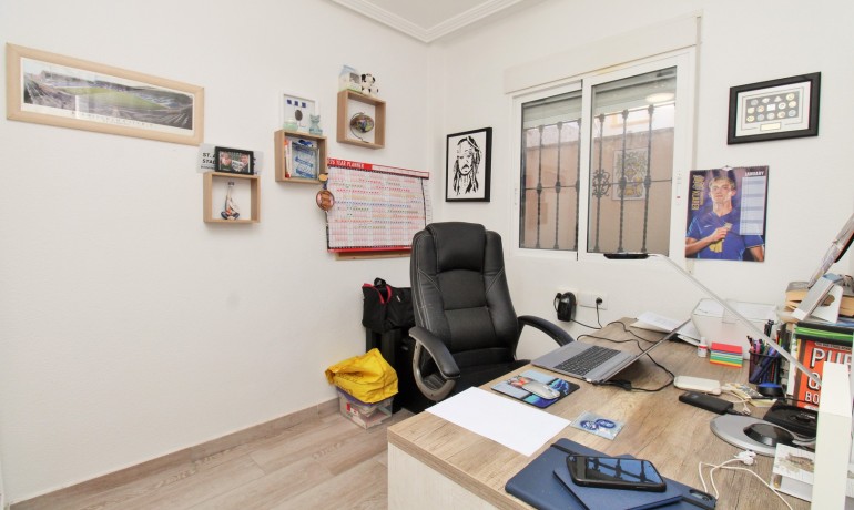 Herverkoop - Villa -
Playa Flamenca