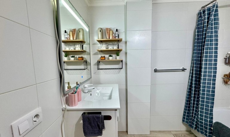 Sale - Apartment / Flat -
Almoradí