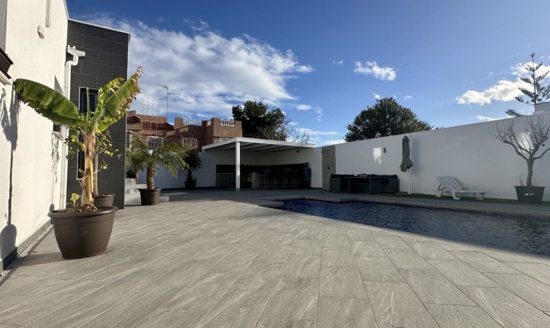 Herverkoop - Villa -
Rojales - Ciudad Quesada