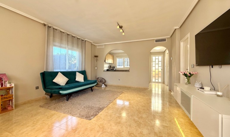 Herverkoop - Villa -
Ciudad Quesada - Doña Pepa