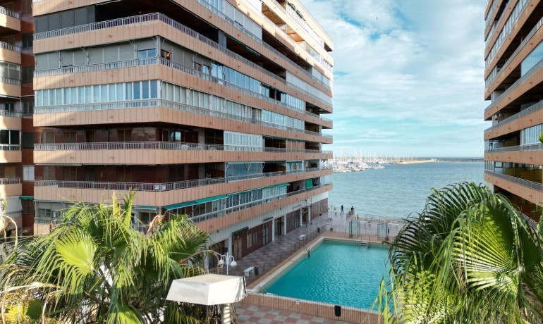 Herverkoop - Appartement / Flat -
Torrevieja* - Torrevieja