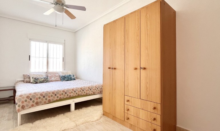 Herverkoop - Huis -
Torrevieja* - La Siesta*