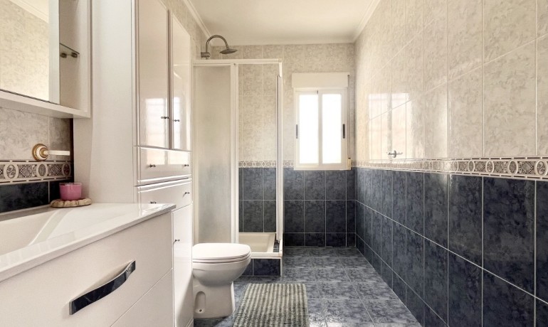 Herverkoop - Huis -
Torrevieja* - La Siesta*