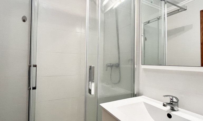 Herverkoop - Huis -
Torrevieja* - La Siesta*