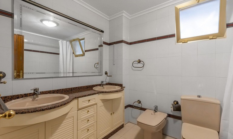 Herverkoop - Appartement / Flat -
Torrevieja* - Paseo maritimo