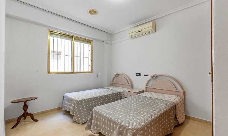 Herverkoop - Appartement / Flat -
Torrevieja* - Paseo maritimo