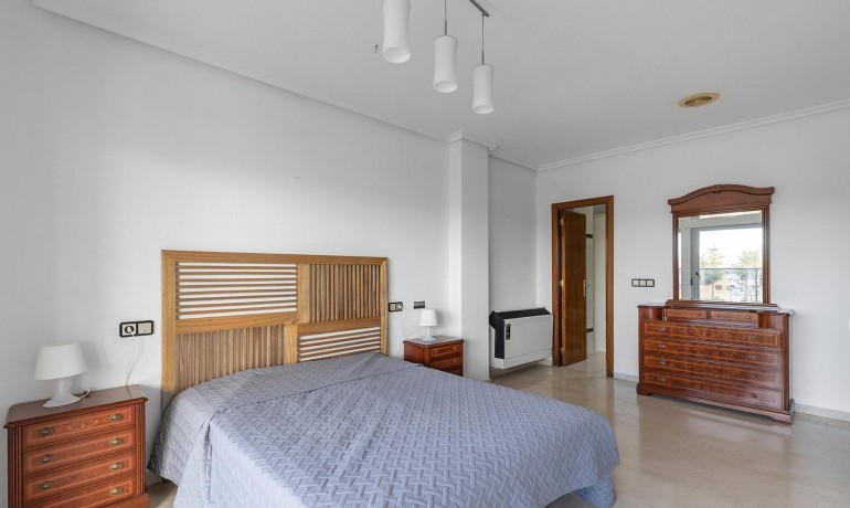 Herverkoop - Appartement / Flat -
Torrevieja* - Paseo maritimo