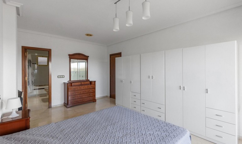 Herverkoop - Appartement / Flat -
Torrevieja* - Paseo maritimo