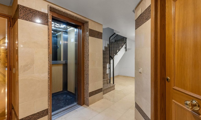 Herverkoop - Appartement / Flat -
Torrevieja* - Paseo maritimo